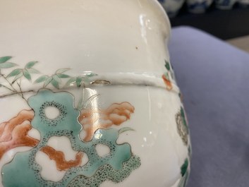 Une paire de jardini&egrave;res en porcelaine de Chine famille verte, 19&egrave;me